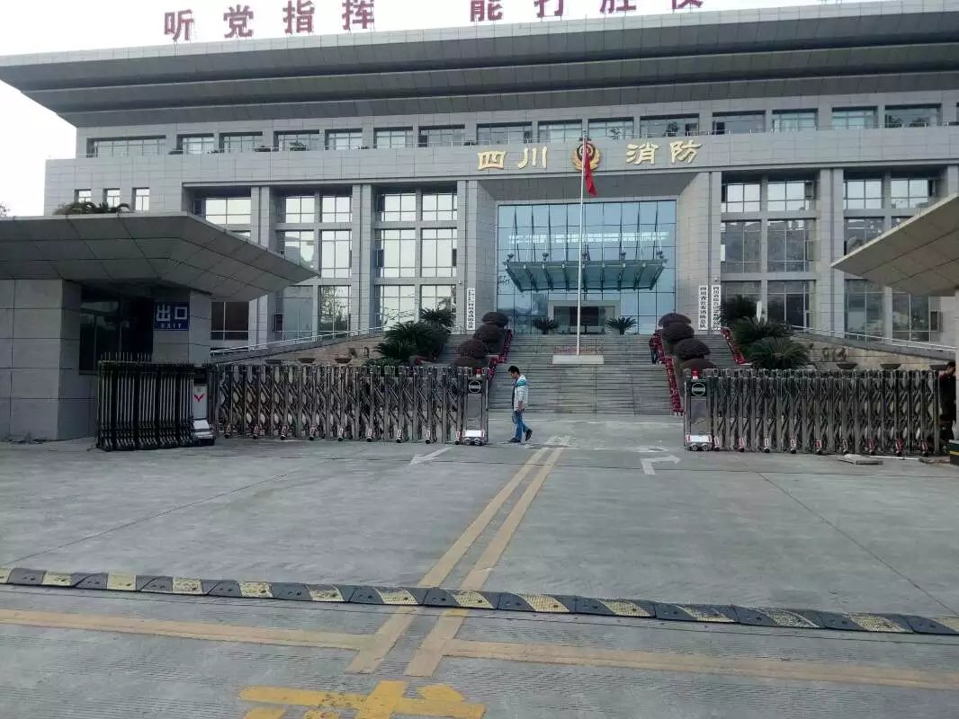 大连旅顺口区大连旅顺口区四川消防总队伸缩门